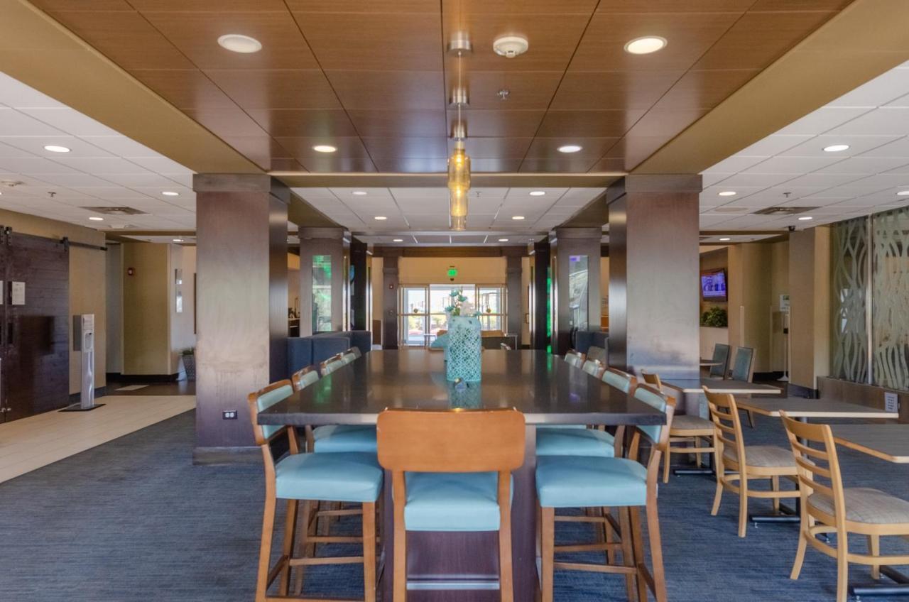Holiday Inn Express Hotel & Suites Atlanta Airport West - Camp Creek By Ihg Εξωτερικό φωτογραφία